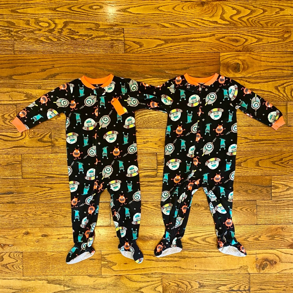 2/$15 - Carter’s Space Adventure Kids Footies - 24m